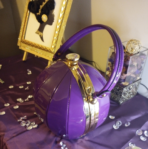 Elegant Purple Handbag - Picture 2 of 5